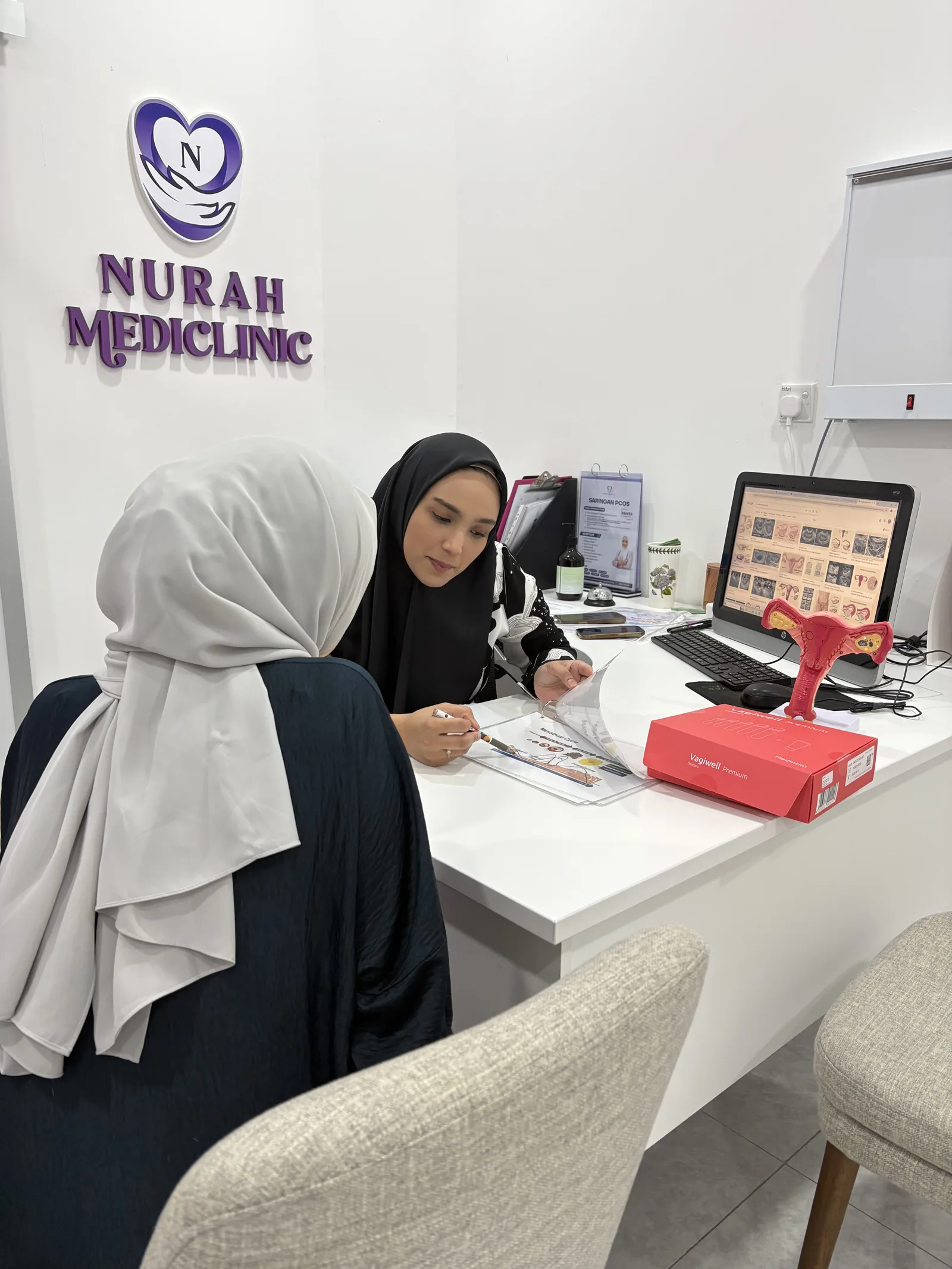 Kaunter Nurah Mediclinic Puncak Alam